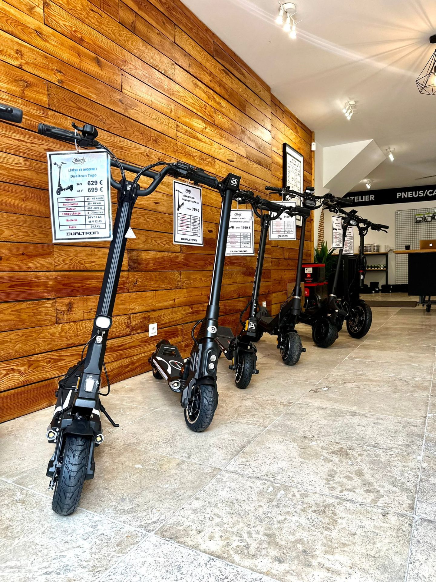 Showroom trottinettes électriques Steedy Trott Toulouse